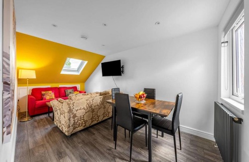 Southall Broadway House | Inviting 3BD Home in Southall - Perfect for Families