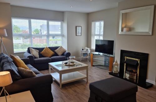 Mitchelstown House | Family-Friendly 4 Bed Bungalow in Mitchelstown - Rated 9.5