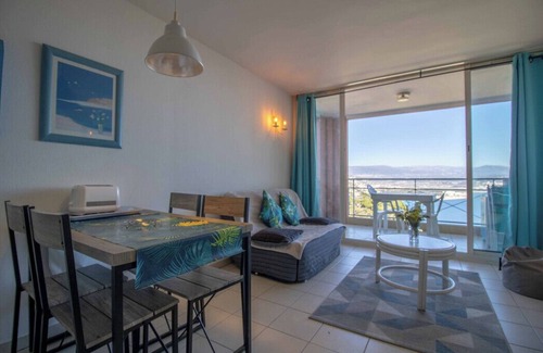 Theoule-Superieur Apartment | Elegant Sea View Suite with Balcony and Pool Access