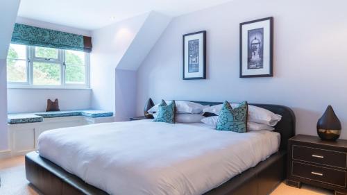 Wyton House | Pet-Friendly 4BD Retreat in Wyton & Houghton Village