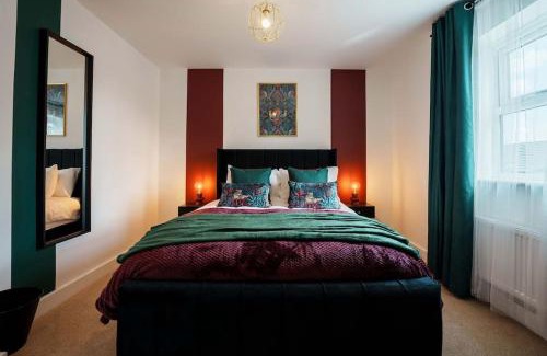 Killingbeck House | Family-Friendly 4BR New House with High Guest Ratings
