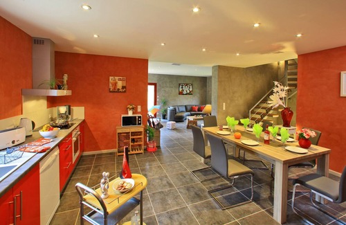 Sarlat-la-Caneda House | Ideal Villa with Private Heated Pool, Steps from Town Center