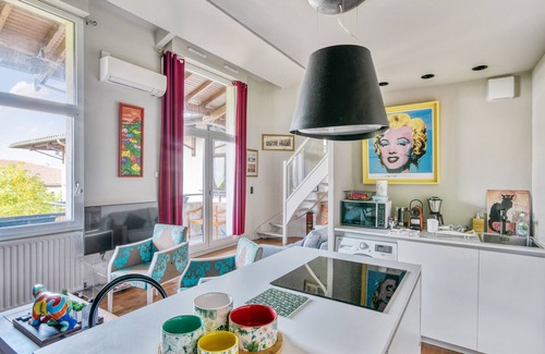 Marengo - Jolimont Apartment | Stylish Duplex in Toulouse - Pet Friendly and Great Amenities