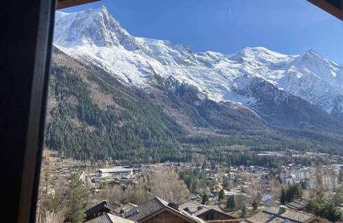 Chamonix City Centre Ski Chalet | Stunning Apartment with Panoramic Mont Blanc Views