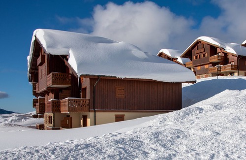 Bisanne 1500 Apartment | Exceptional Apartment with Kitchen Near the Slopes