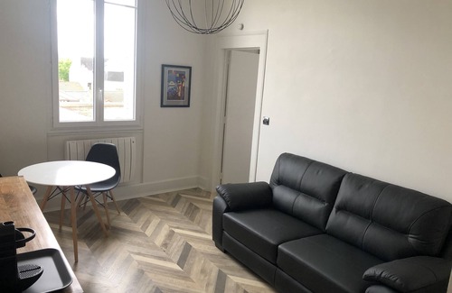 Thermal Apartment | Prime City Center Apartment with Spa Near Park & Shops