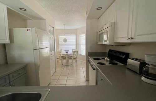 Trailer Estates Apartment | Elegant Apartment in Florida Near IMG with Ocean Views