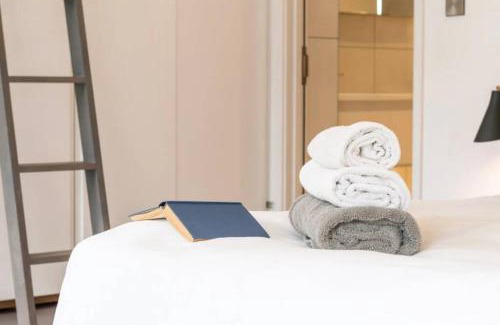 London City Centre Apartment | Elegant Apartment Steps from Buckingham Palace