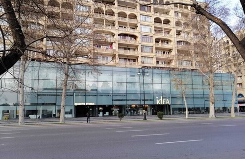 Baku Apartment | Modern Apartment Steps from Freedom Square with F1 Views