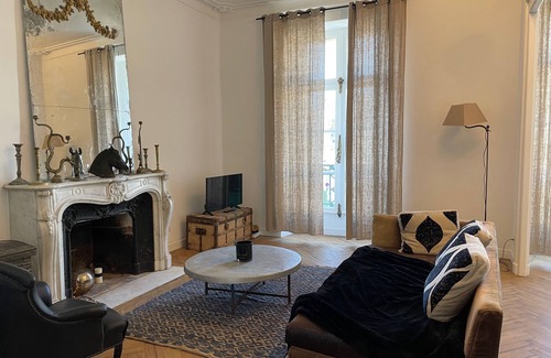 Morlaix House | Scenic Morlaix Harbour View Apartment - Perfect for Families