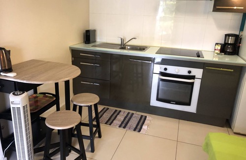 Dampierre Apartment | Inviting Apartment with Private Pool & Garden, Near the Sea