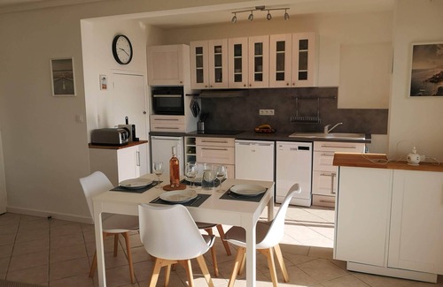 Bandol Apartment | Idyllic Apartment with Sea View, Balcony & Free Parking