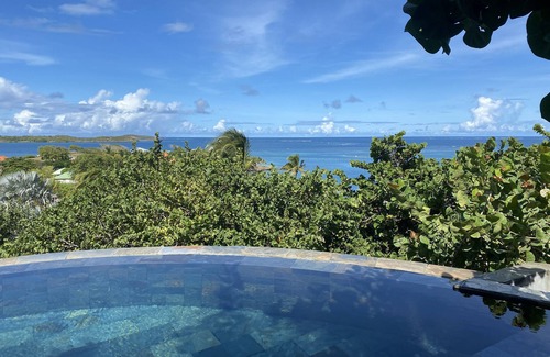 Le Francois House | Beachfront Bliss: Pointe Cerisier with Ocean Views & Pool