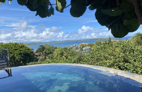 Le Francois House | Beachfront Bliss: Pointe Cerisier with Ocean Views & Pool