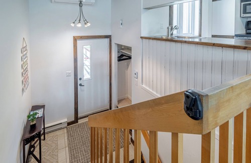Stoneham Apartment | Superb condo facing Stoneham ski slopes!