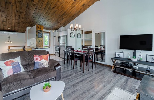 Stoneham Apartment | Superb condo facing Stoneham ski slopes!