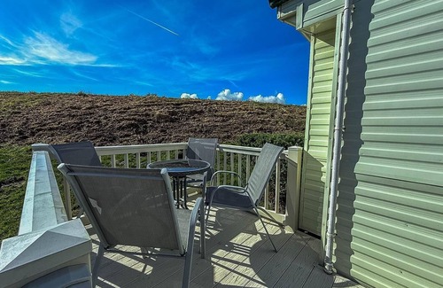 Walton on the Naze House | Superb caravan with decking and free WiFi at Naze Marine Park ref 17236C
