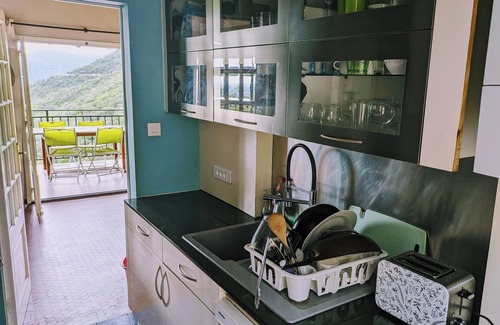 Laroque-des-Alberes Villa | Tranquil Catalan Villa with Private Pool & Ocean Views