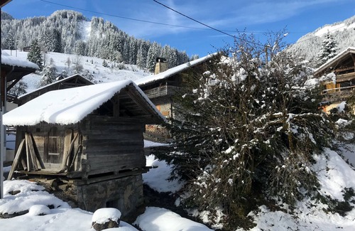 Saint-Jean-dʼAulps Ski Chalet | Premier Chalet: Steps from Ski Lift with Spa & 6 Bedrooms