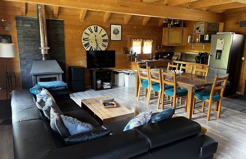 Erckartswiller Ski Chalet | Inviting Spa Chalet for 8 with Stunning Ocean Views
