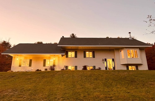 Johnsburg Ski Chalet | Top-Rated Birch Hill Lodge: Pet-Friendly with Spa & Pool