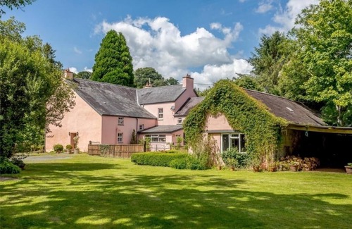 Dre-fach Felindre House | Elegant Country House with Pool and Scenic Views