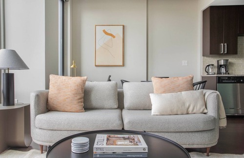 Del Ray Apartment | Delightful Del Ray 1BR with Gym, Near Theater & Nightlife