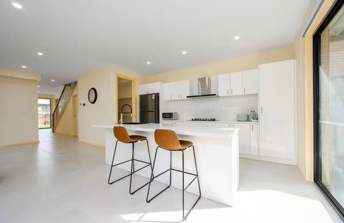 Westmeadows House | Superb Family Home, 6 Mins to Melbourne Airport, 18km from Melbourne CBD