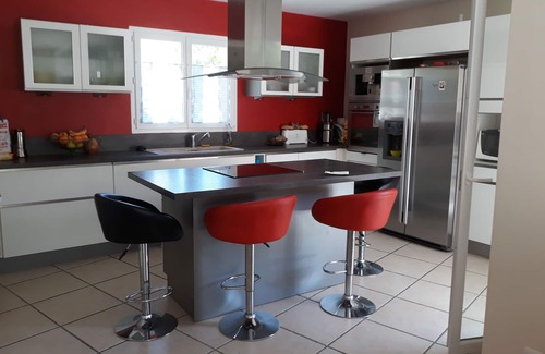 Ria-Sirach House | Ideal House Rental for Family Gatherings by the Ocean