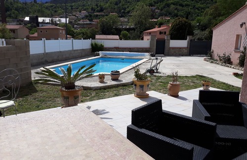 Ria-Sirach House | Ideal House Rental for Family Gatherings by the Ocean