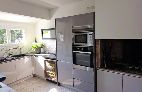 La Mayolle House | Beautiful House with Garden in City Center - Guest Rated 9.4