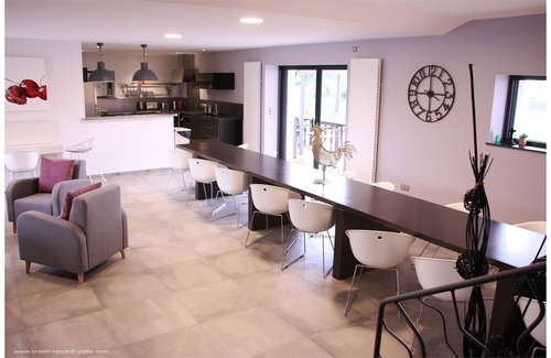 Argilly House | Indulgent House with Indoor Pool in Burgundy for 16 Guests