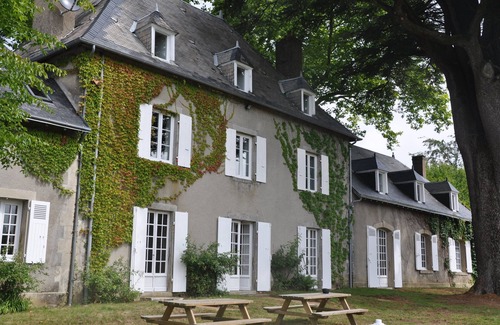 Masbaraud-Merignat House | Tranquil Manor House with Pool and Jacuzzi in Nature