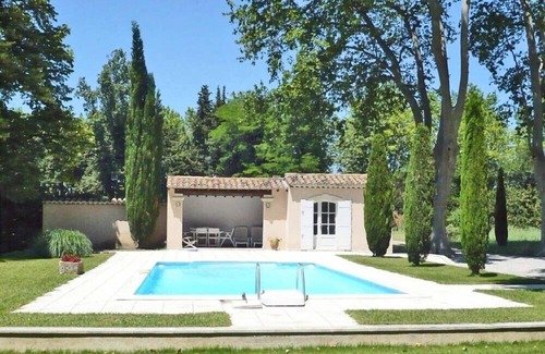 Senas House | Idyllic Bastide XVIII: Tranquil Retreat with Pool & Views