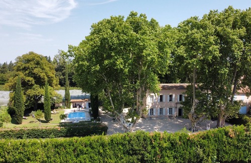 Senas House | Idyllic Bastide XVIII: Tranquil Retreat with Pool & Views