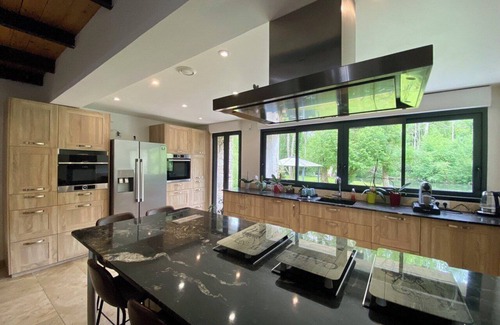 Chateau-Landon House | Pet-Friendly Retreat at Superb Mill - Château Landon