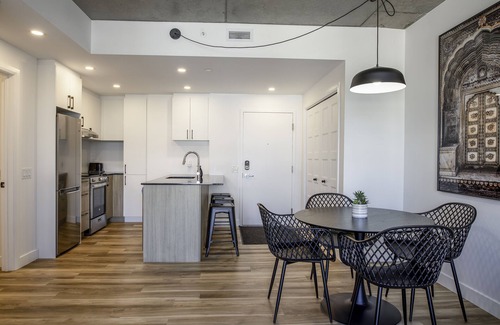 Saint-Jean-Baptiste Apartment | Modern Condo with Pool in Downtown Quebec City - 9.6/10 Rated