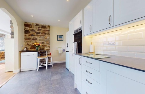 Woolacombe House | Unmatched Sea Views & Pet Friendly Retreat for 10 Guests