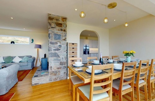 Woolacombe House | Unmatched Sea Views & Pet Friendly Retreat for 10 Guests