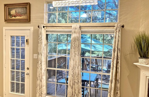 Block House Creek House | Pet-Friendly Retreat with Big Backyard Near HEB Center