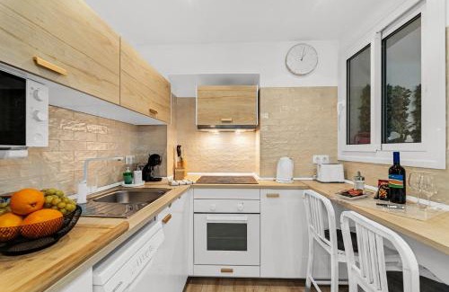 San Felipe Neri House | Urban Rose: Private Retreat in Historic Center with Rooftop