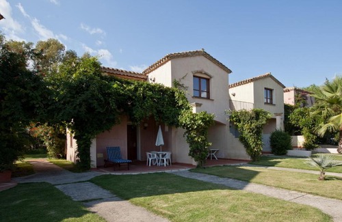 Santa Margherita di Pula Apartment | Cozy Studio at Residence Baia delle Palme with Pool