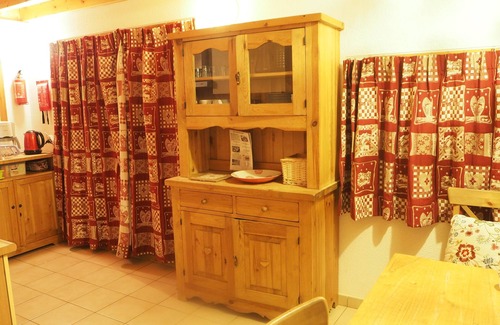 Oz Ski Chalet | Premier Ski Chalet in Alpe D'Huez with Pool & Pet Friendly