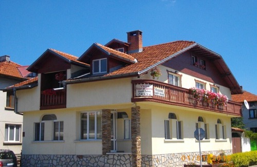 Samokov Ski Chalet | Experience the Best Ski Chalet for 16 with Spa & Hot Tub