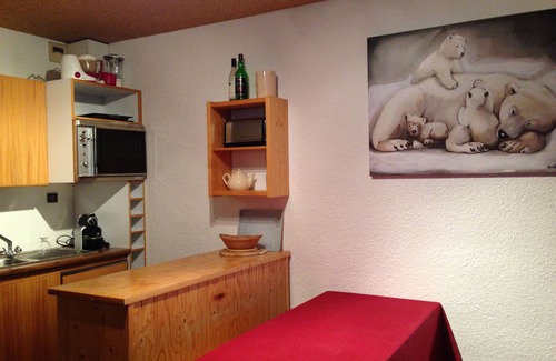 Viel-Alpe Apartment | Inviting Studio Steps from Slopes with Private Garage