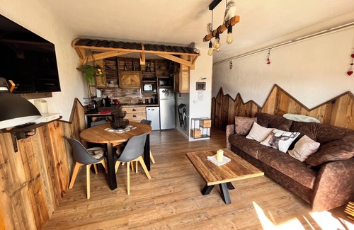 Les Angles Apartment | Idyllic Pyrenees Retreat: 9.4/10, Lake View & Pet Friendly