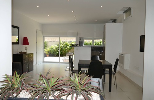 Cassis Apartment | Guest Rated: 9.8 - Oceanfront T2 Cassis with Kitchen Access