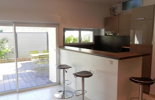 Cassis Apartment | Guest Rated: 9.8 - Oceanfront T2 Cassis with Kitchen Access