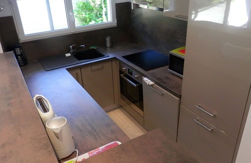 Cassis Apartment | Guest Rated: 9.8 - Oceanfront T2 Cassis with Kitchen Access