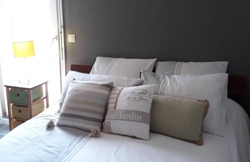 Le Hameau Apartment | Impressive T3 Apartment with Secure Parking Near City Center